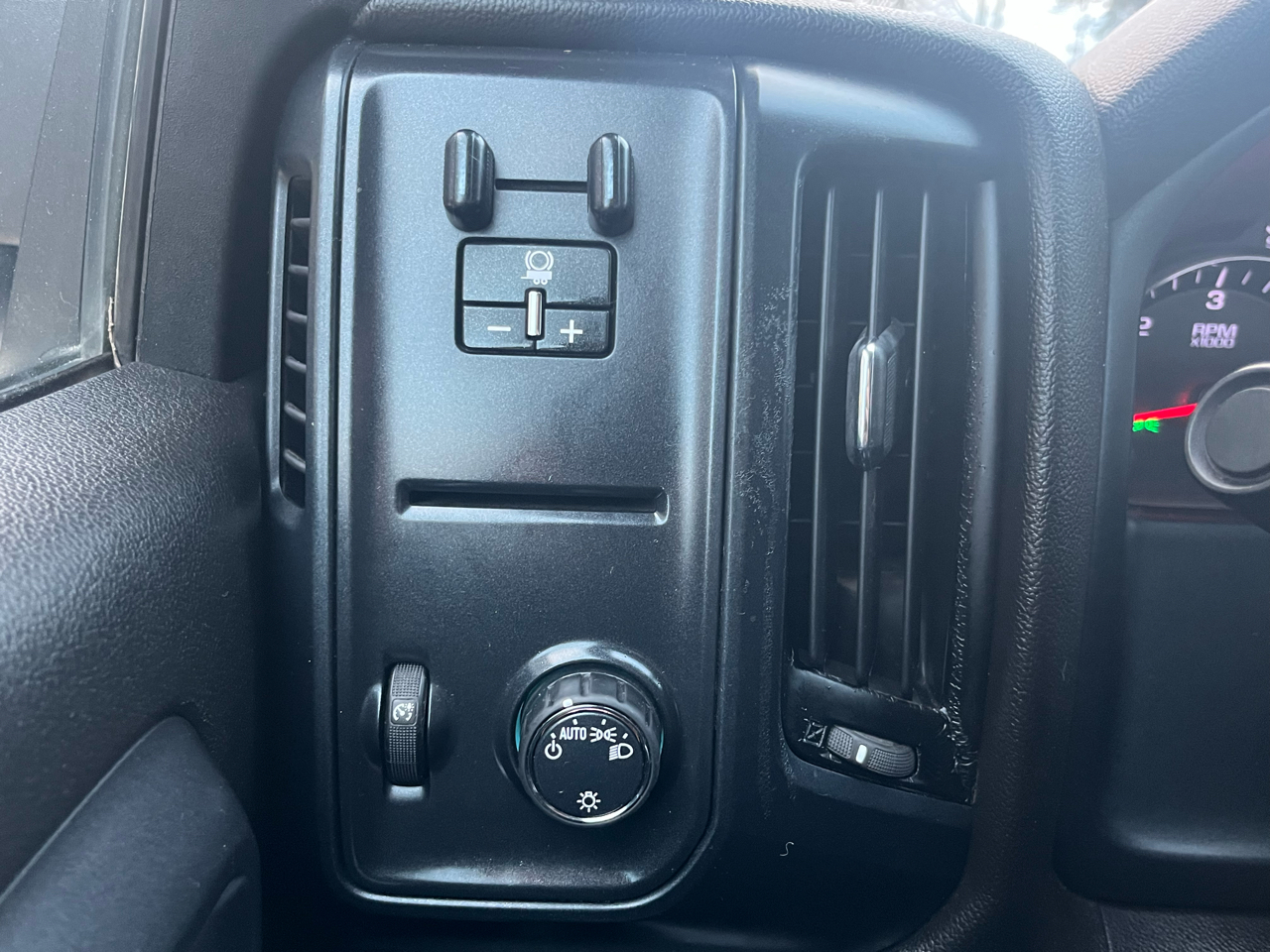 Chevrolet Silverado 3500HD 4WD Crew Cab 167.7" Work Truck 2018