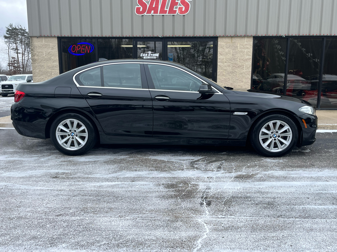 BMW 5 Series 4dr Sdn 528i xDrive AWD 2016