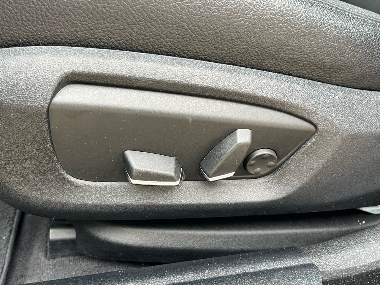 BMW 5 Series 4dr Sdn 528i xDrive AWD 2016