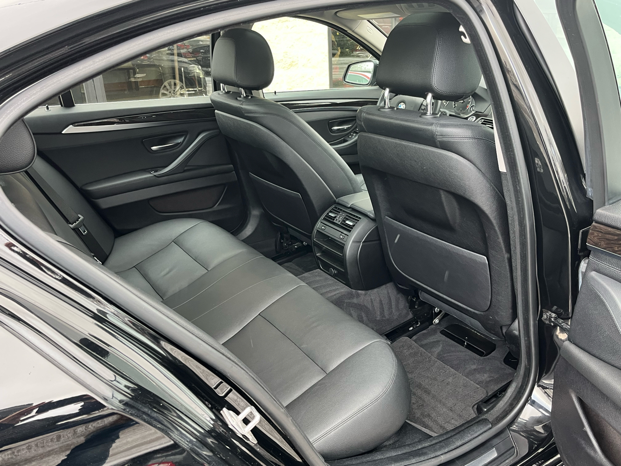 BMW 5 Series 4dr Sdn 528i xDrive AWD 2016