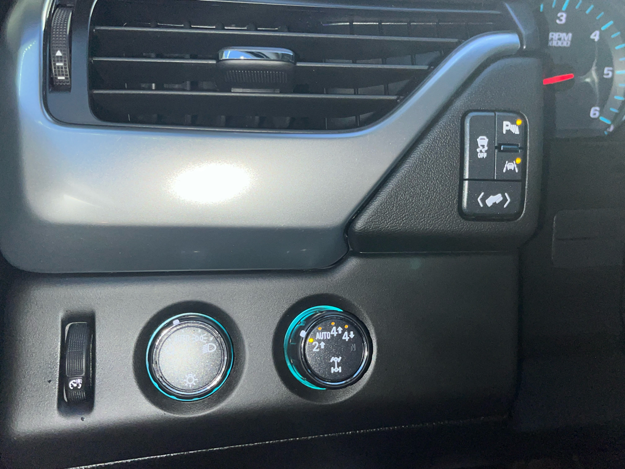 Chevrolet Tahoe 4WD 4dr LT 2019