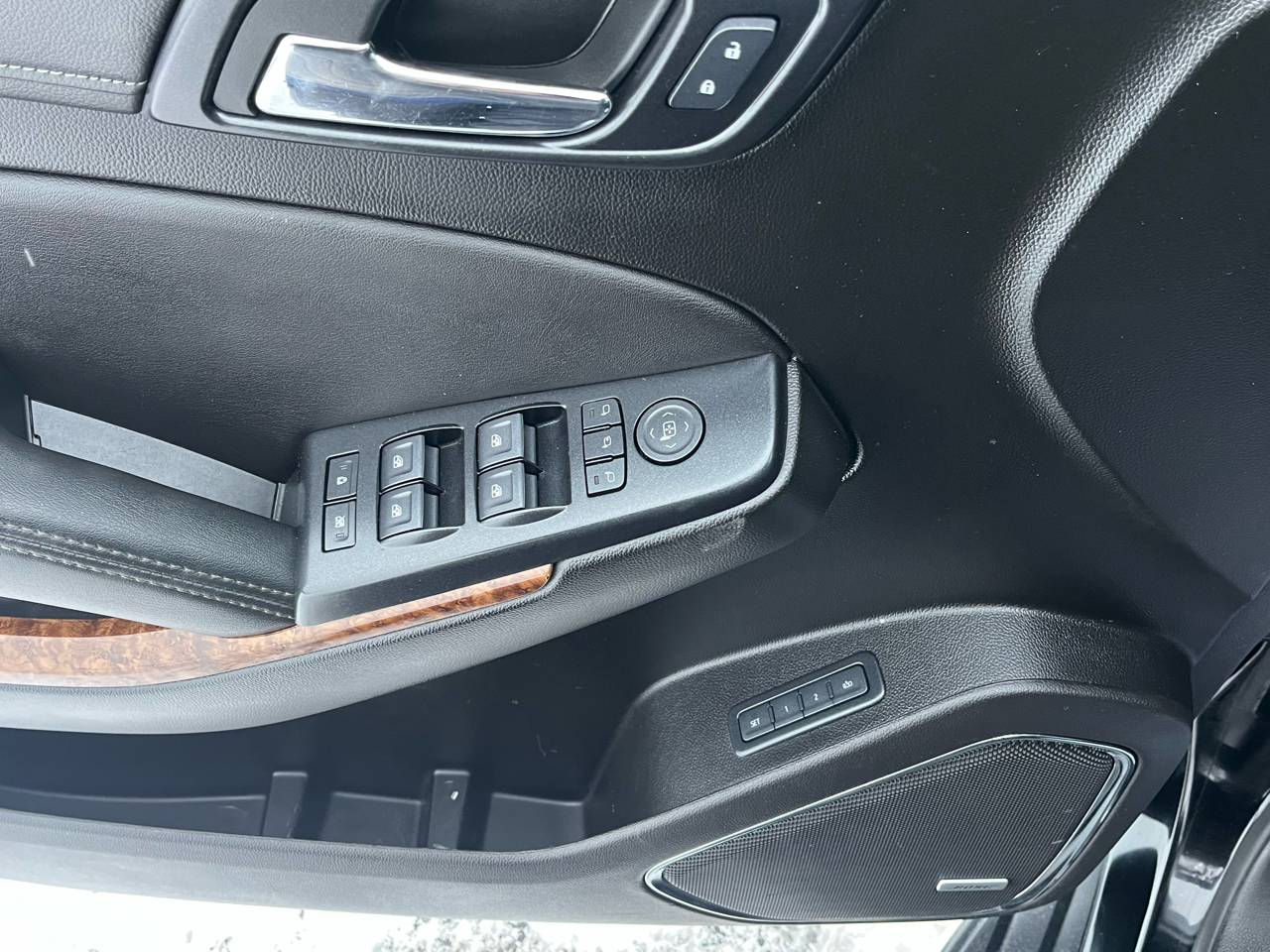 Chevrolet Suburban 4WD 4dr 1500 Premier 2019