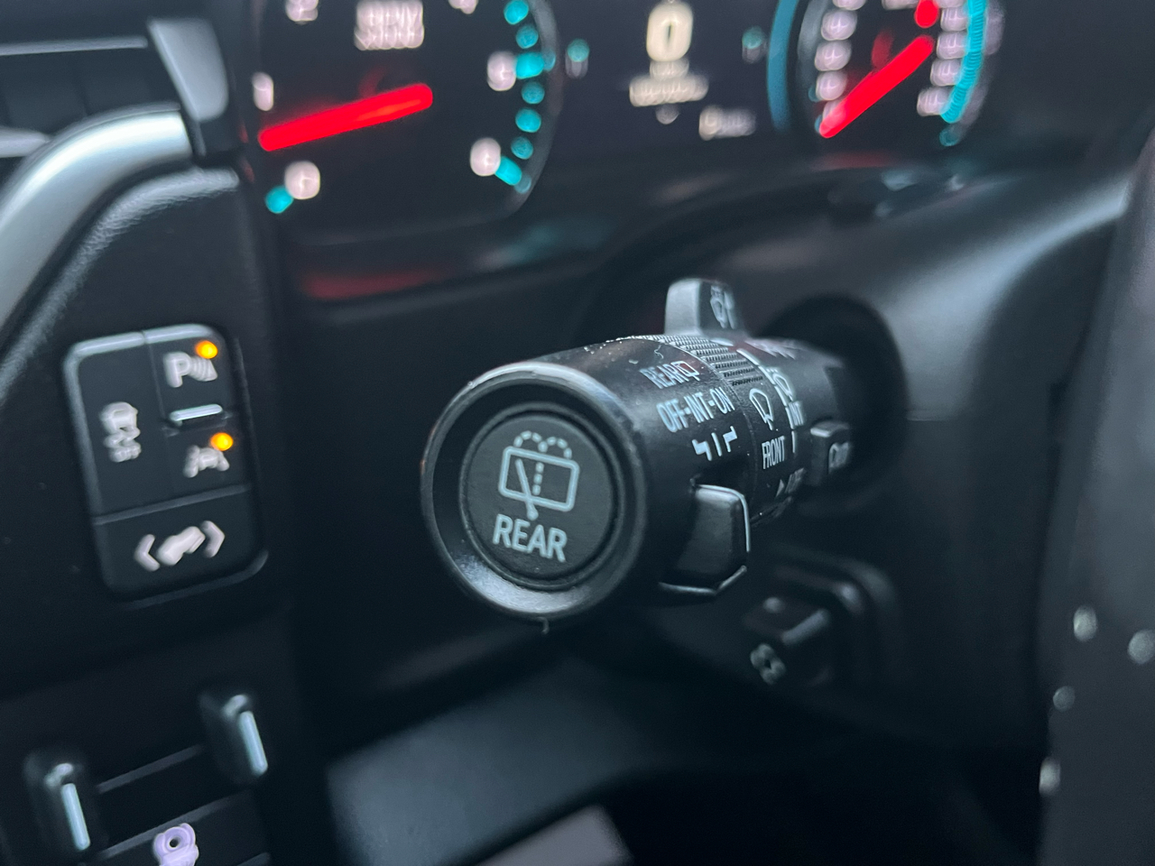 Chevrolet Suburban 4WD 4dr 1500 Premier 2019