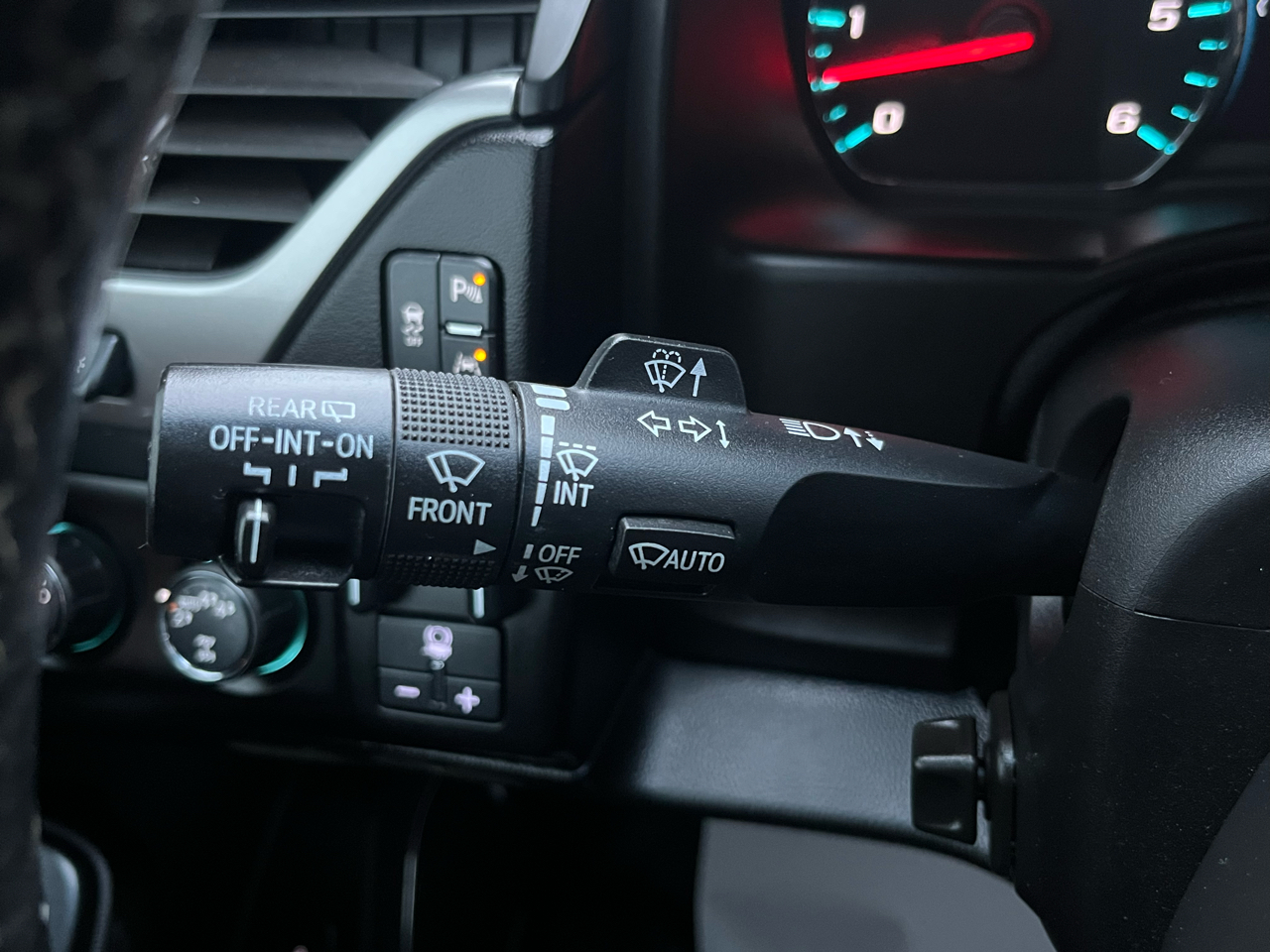 Chevrolet Suburban 4WD 4dr 1500 Premier 2019