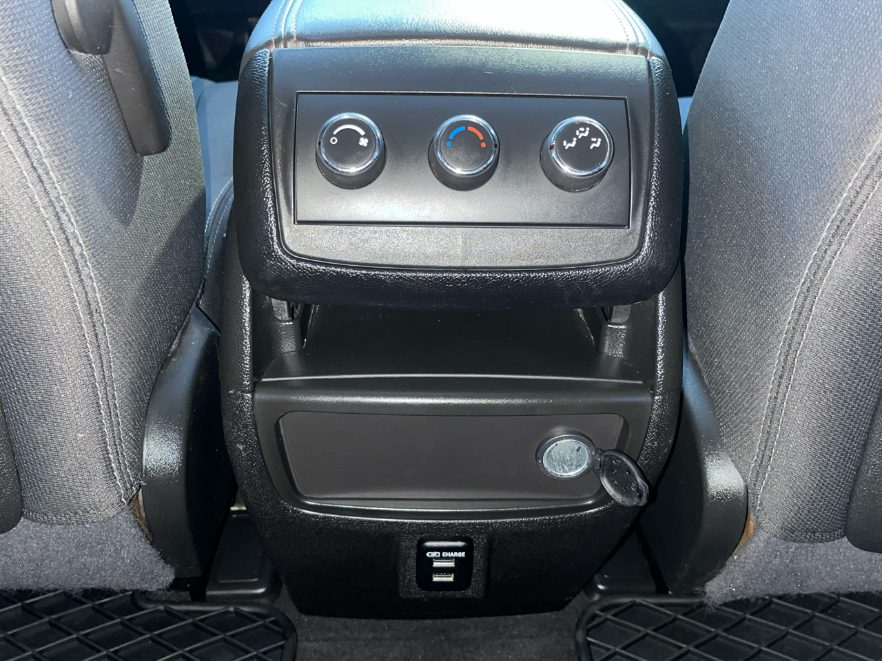 GMC Acadia AWD 4dr SLE w/SLE-1 2015