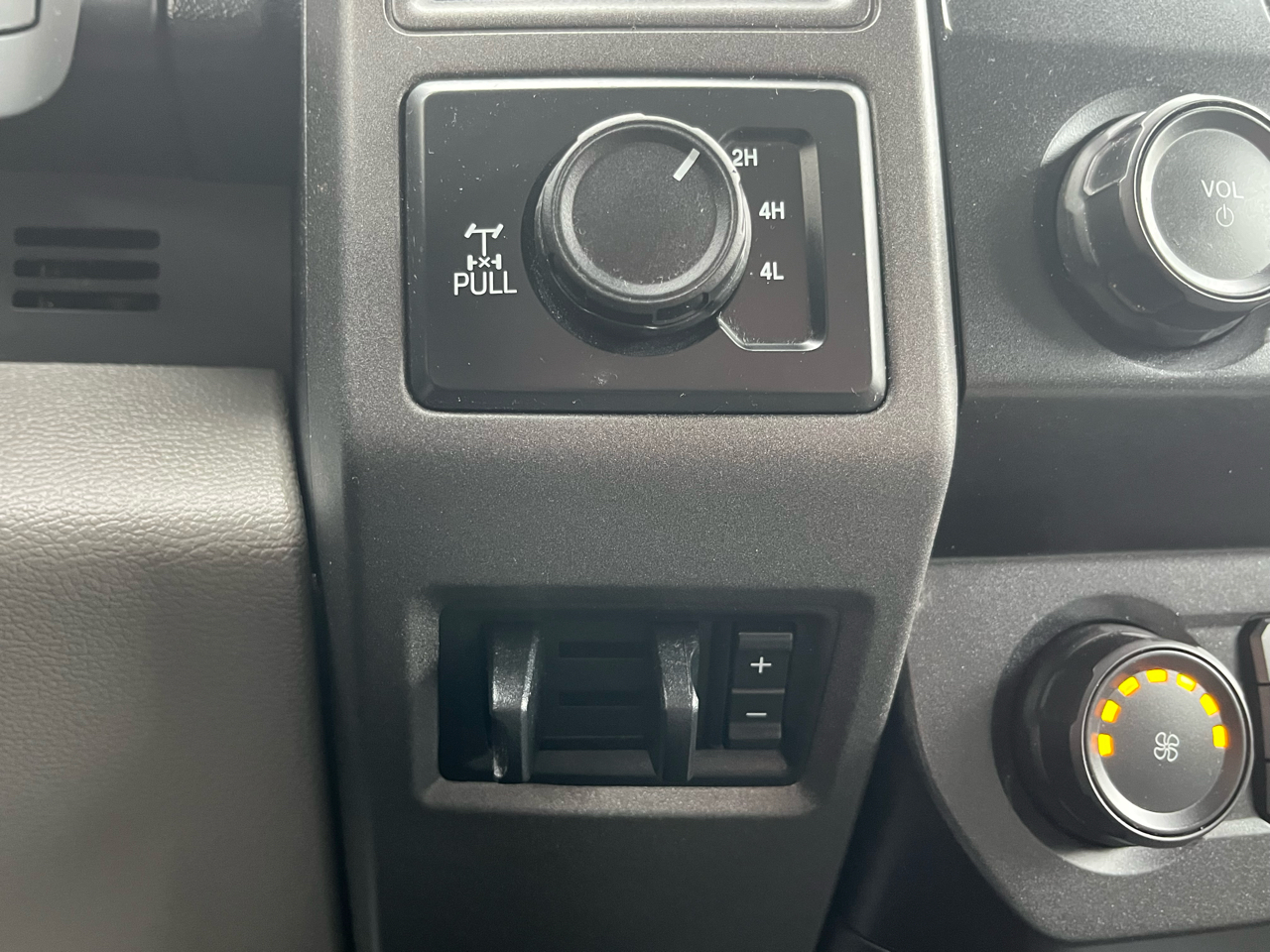 Ford Super Duty F-250 SRW XL 4WD SuperCab 6.75' Box 2020