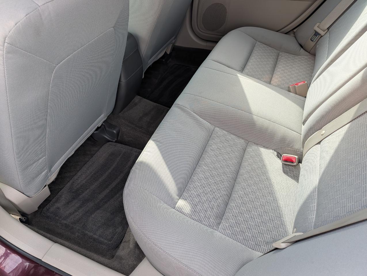 Ford Fusion 4dr Sdn S FWD 2012