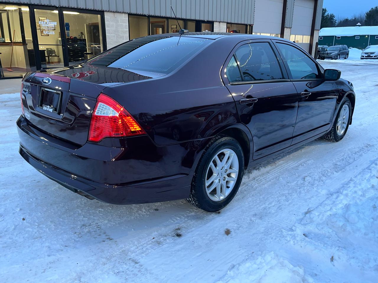 Ford Fusion 4dr Sdn S FWD 2012