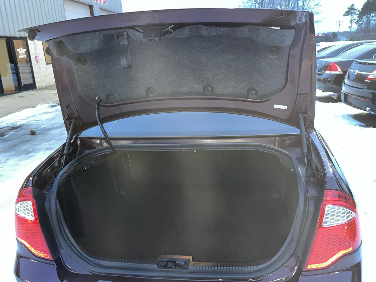 Ford Fusion 4dr Sdn S FWD 2012