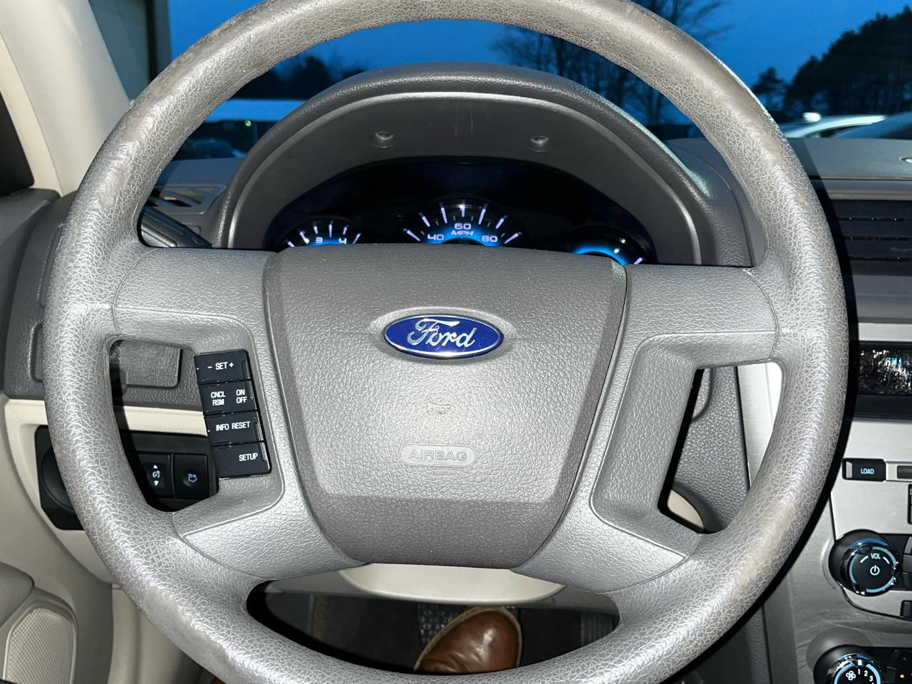 Ford Fusion 4dr Sdn S FWD 2012