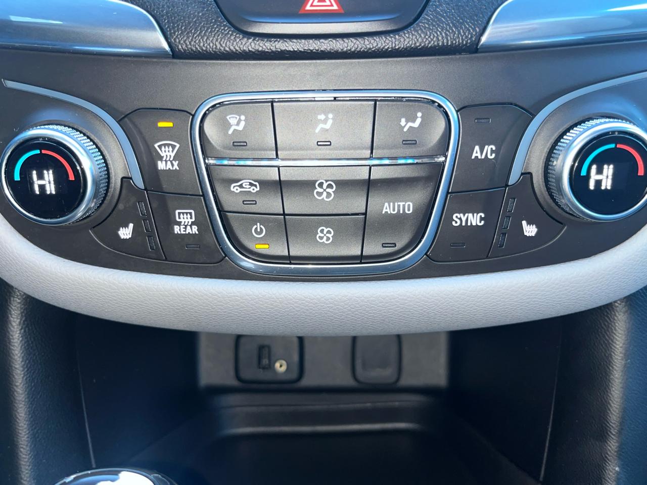 Chevrolet Equinox AWD 4dr LT w/1LT 2018