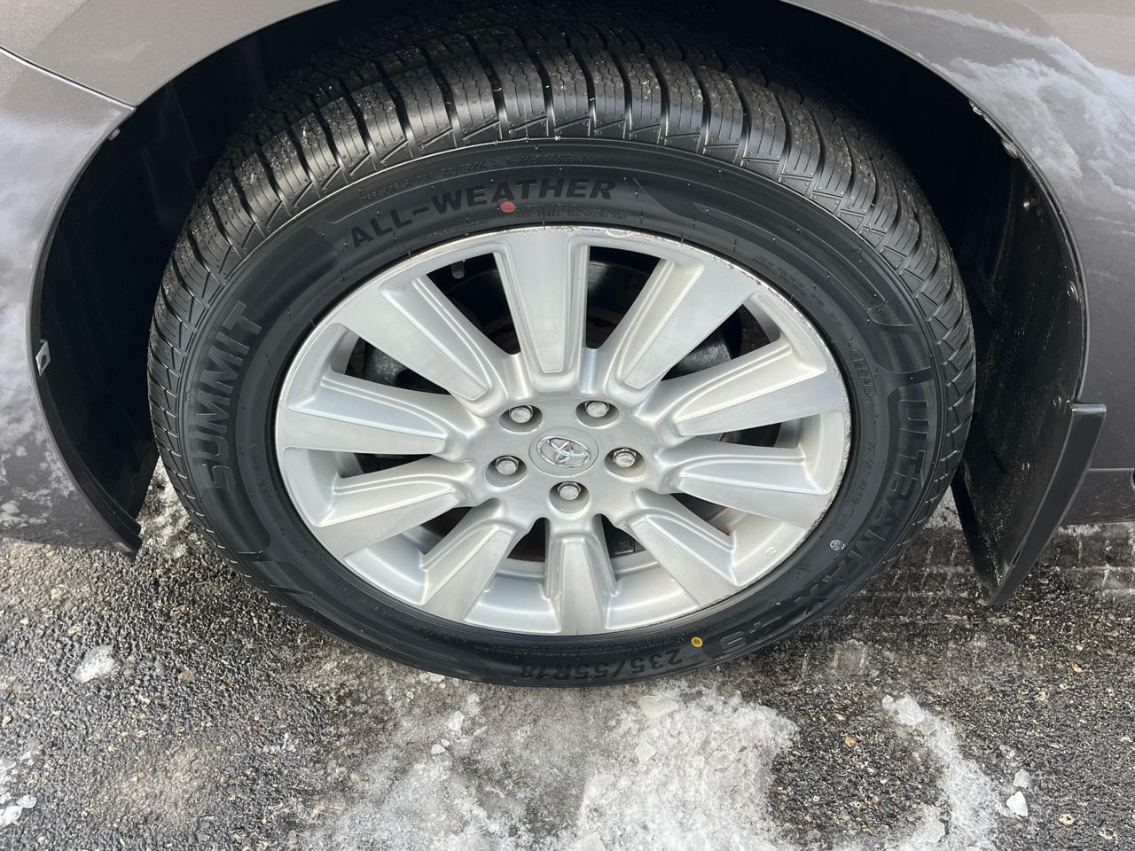 Toyota Sienna XLE Premium AWD 7-Passenger V6 2017