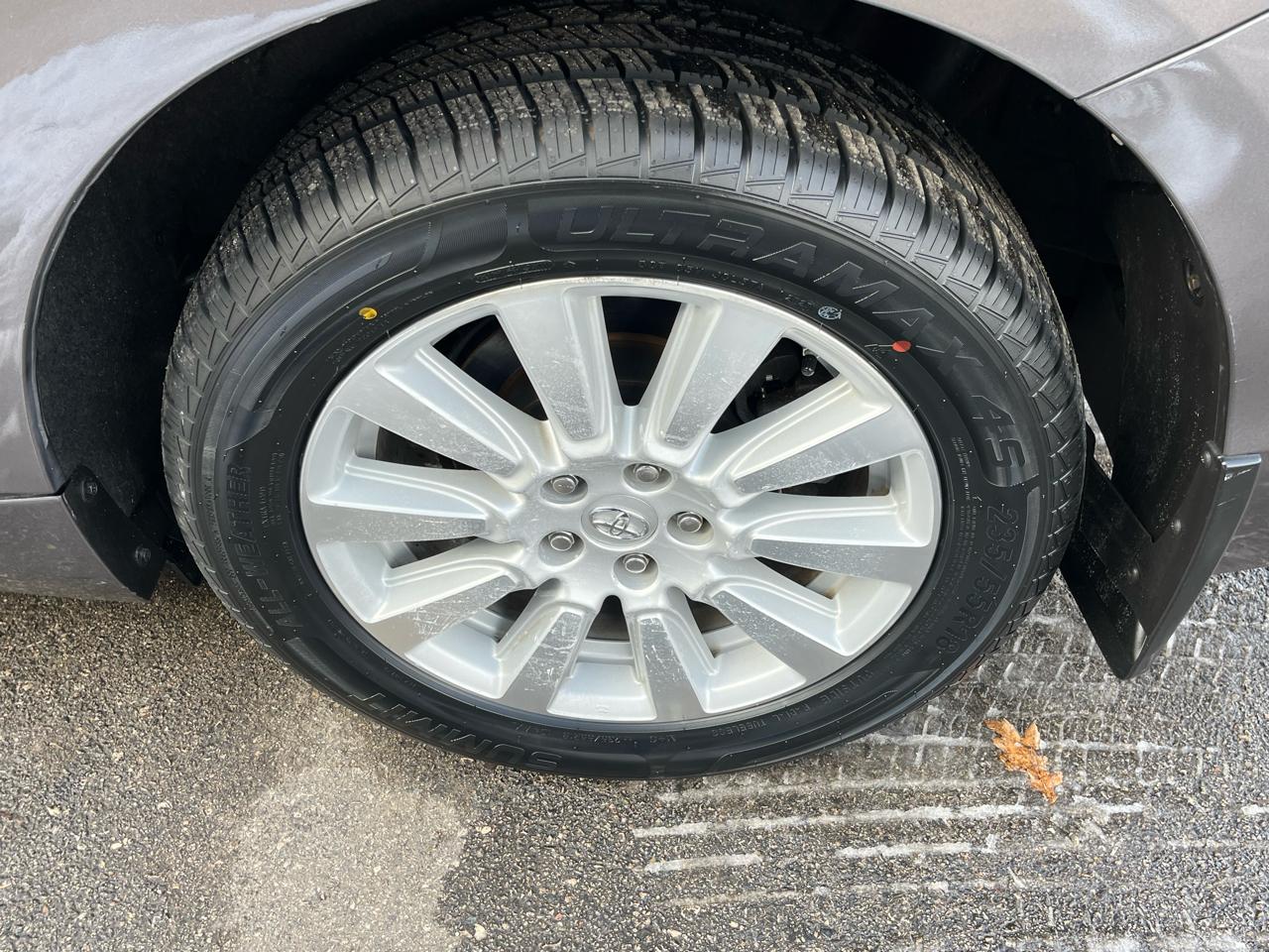 Toyota Sienna XLE Premium AWD 7-Passenger V6 2017