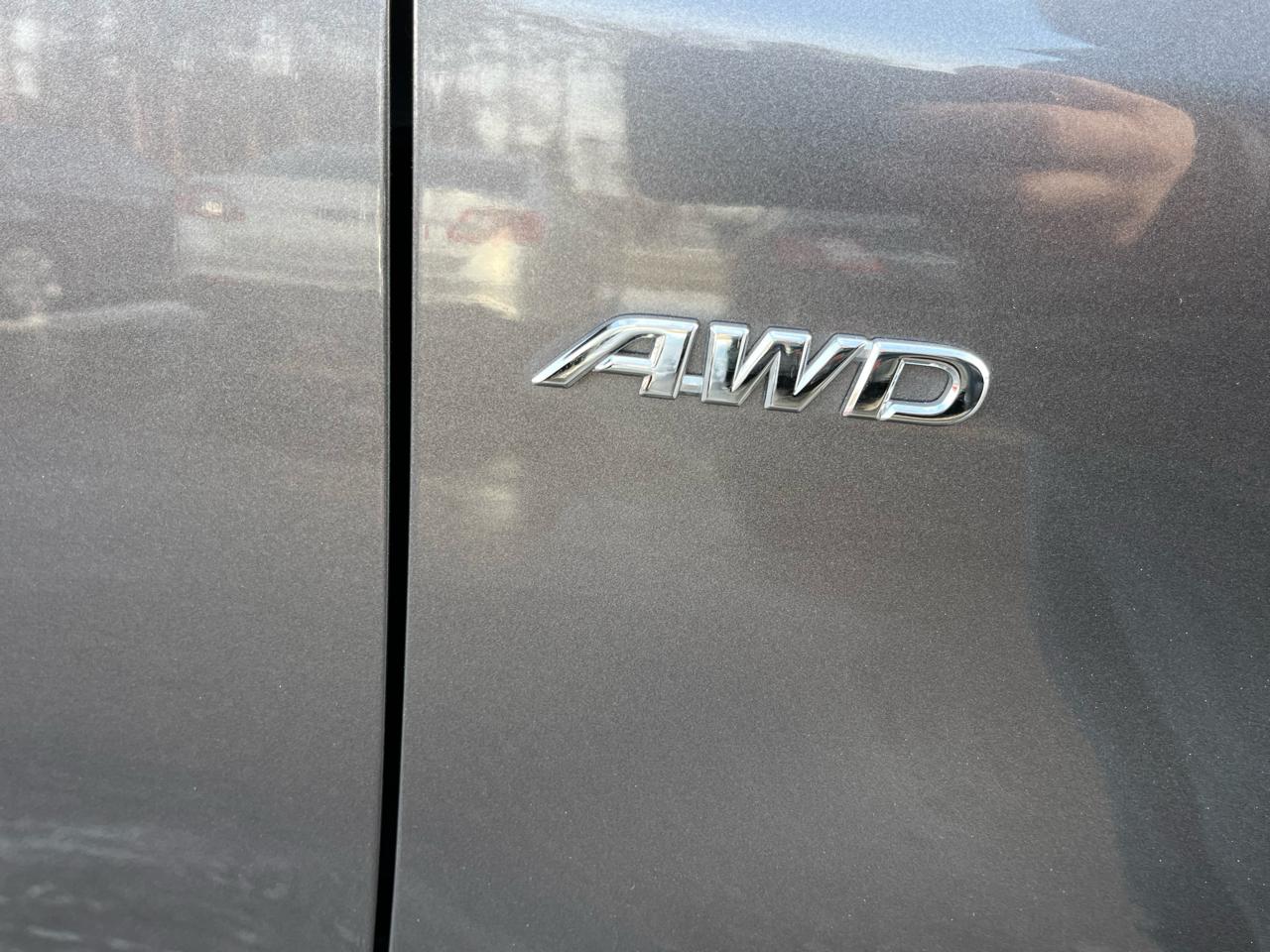 Toyota Sienna XLE Premium AWD 7-Passenger V6 2017