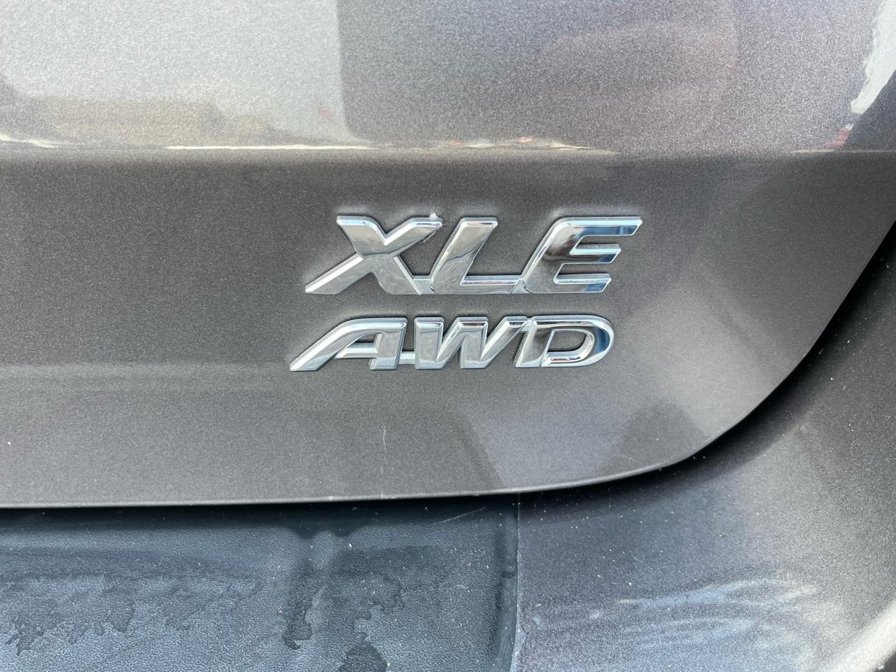 Toyota Sienna XLE Premium AWD 7-Passenger V6 2017