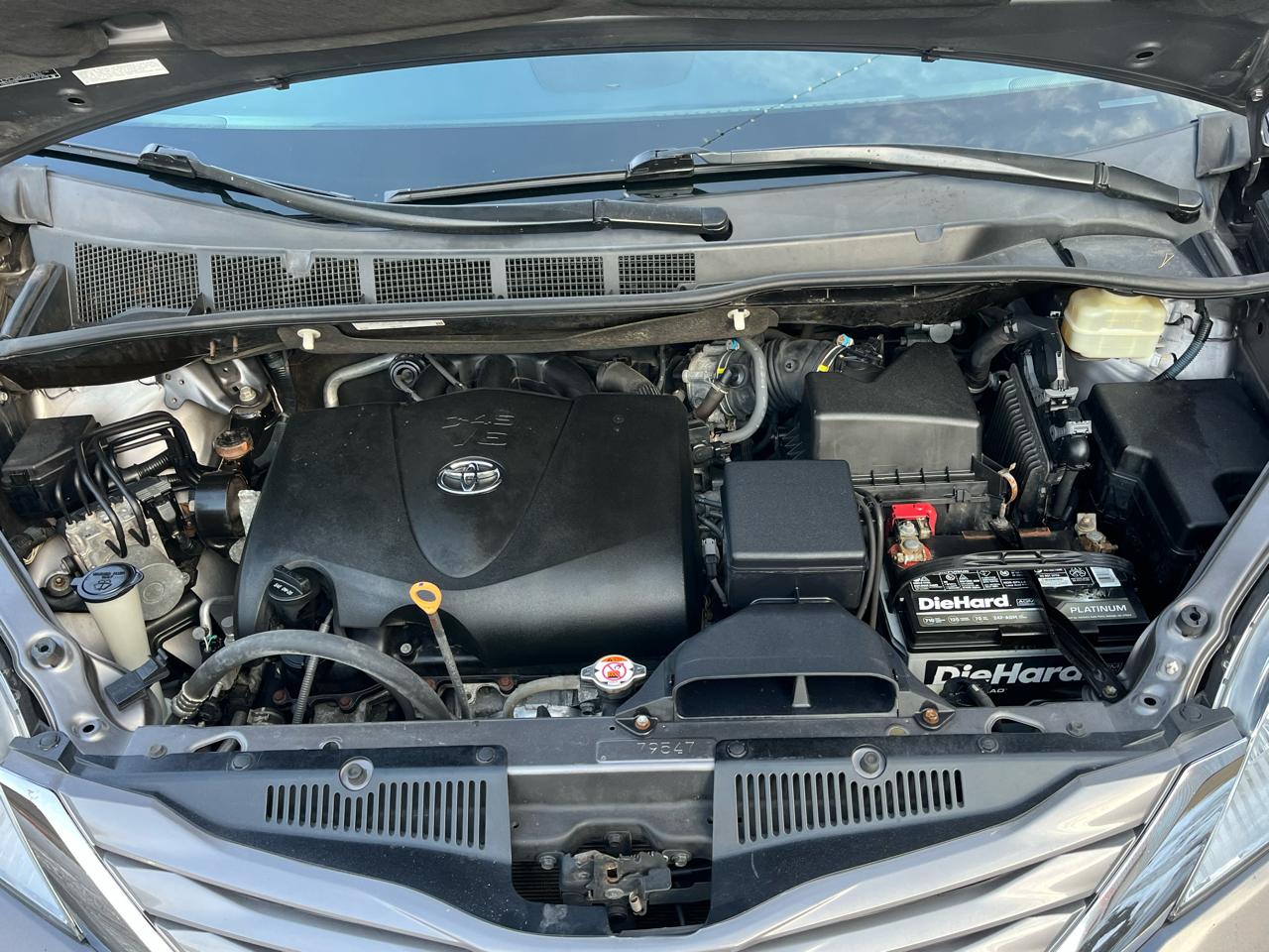 Toyota Sienna XLE Premium AWD 7-Passenger V6 2017