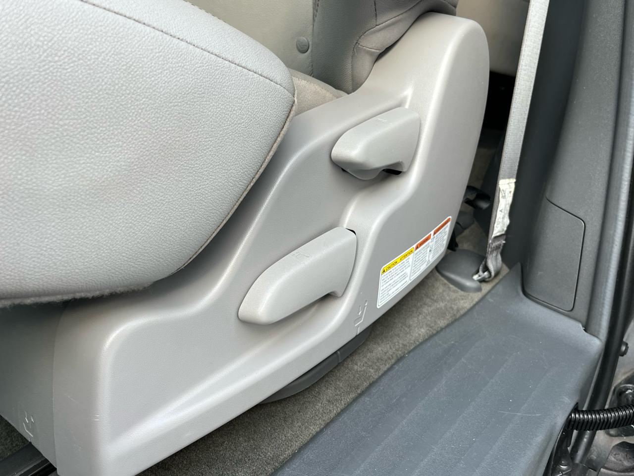 Toyota Sienna XLE Premium AWD 7-Passenger V6 2017