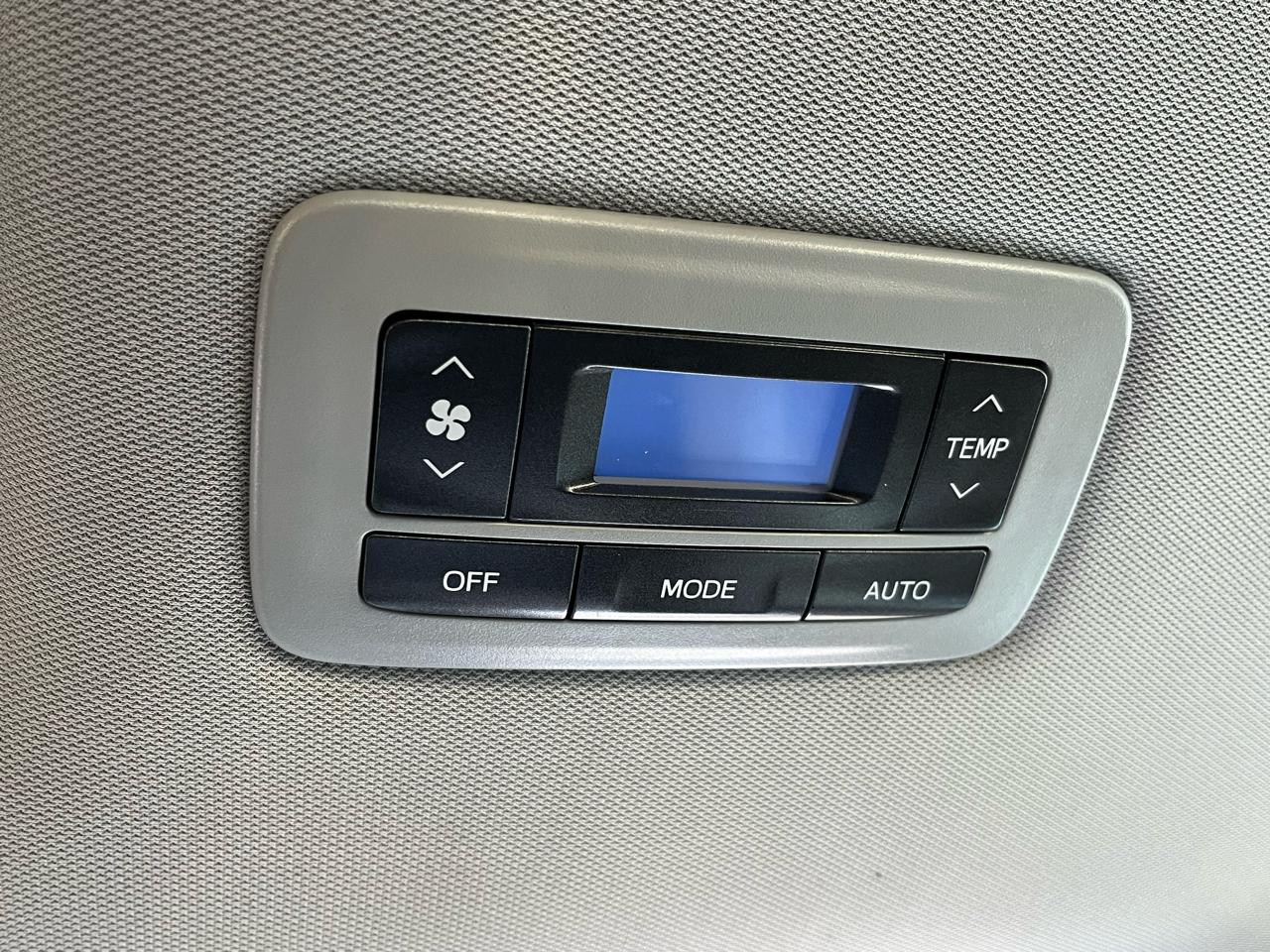 Toyota Sienna XLE Premium AWD 7-Passenger V6 2017