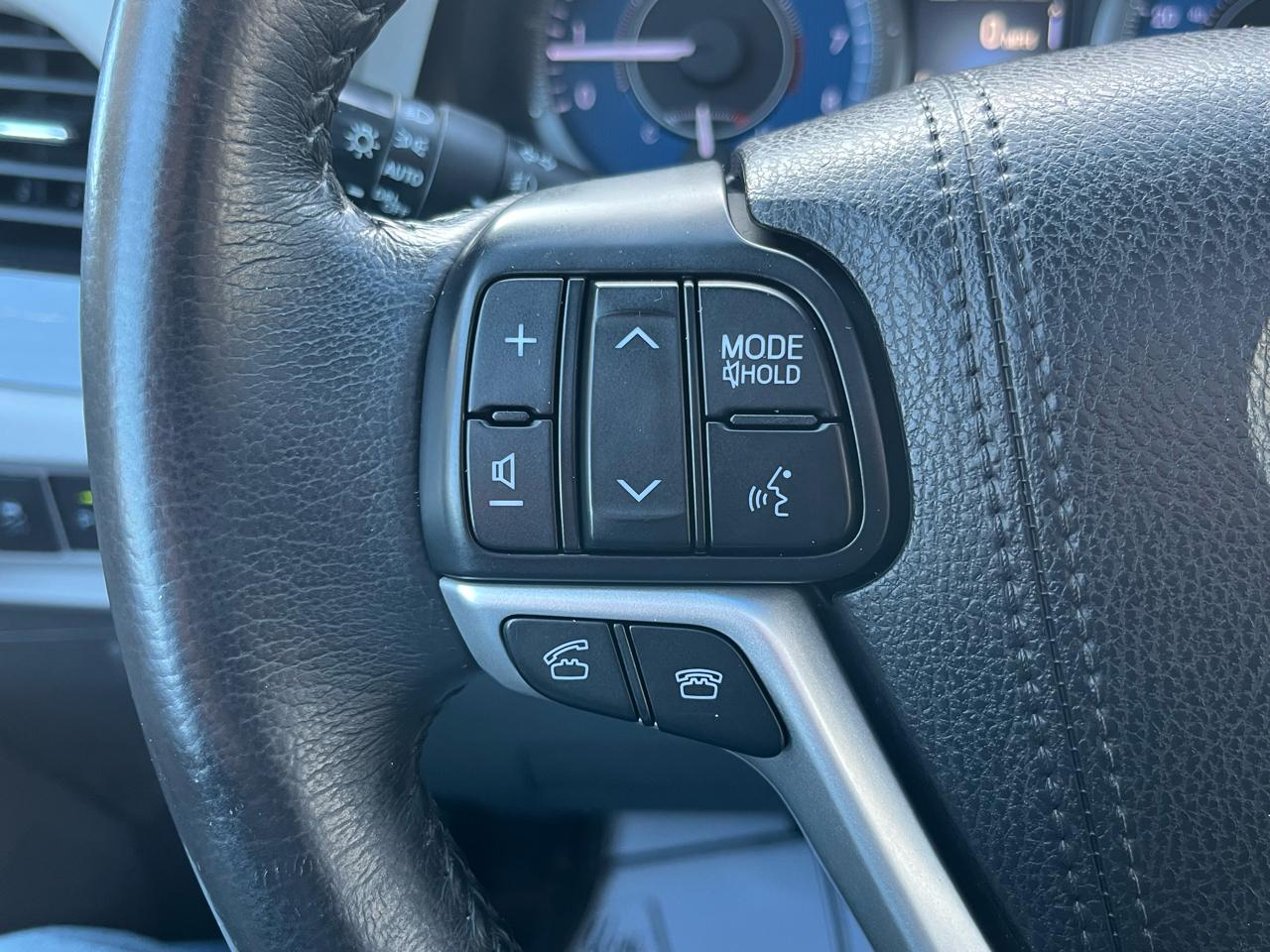 Toyota Sienna XLE Premium AWD 7-Passenger V6 2017