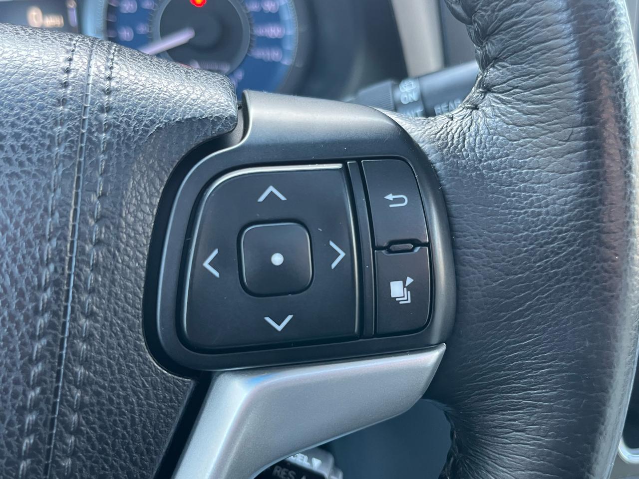 Toyota Sienna XLE Premium AWD 7-Passenger V6 2017