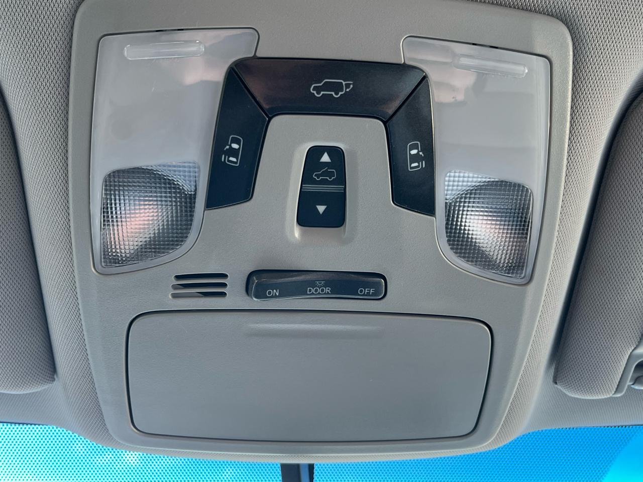 Toyota Sienna XLE Premium AWD 7-Passenger V6 2017