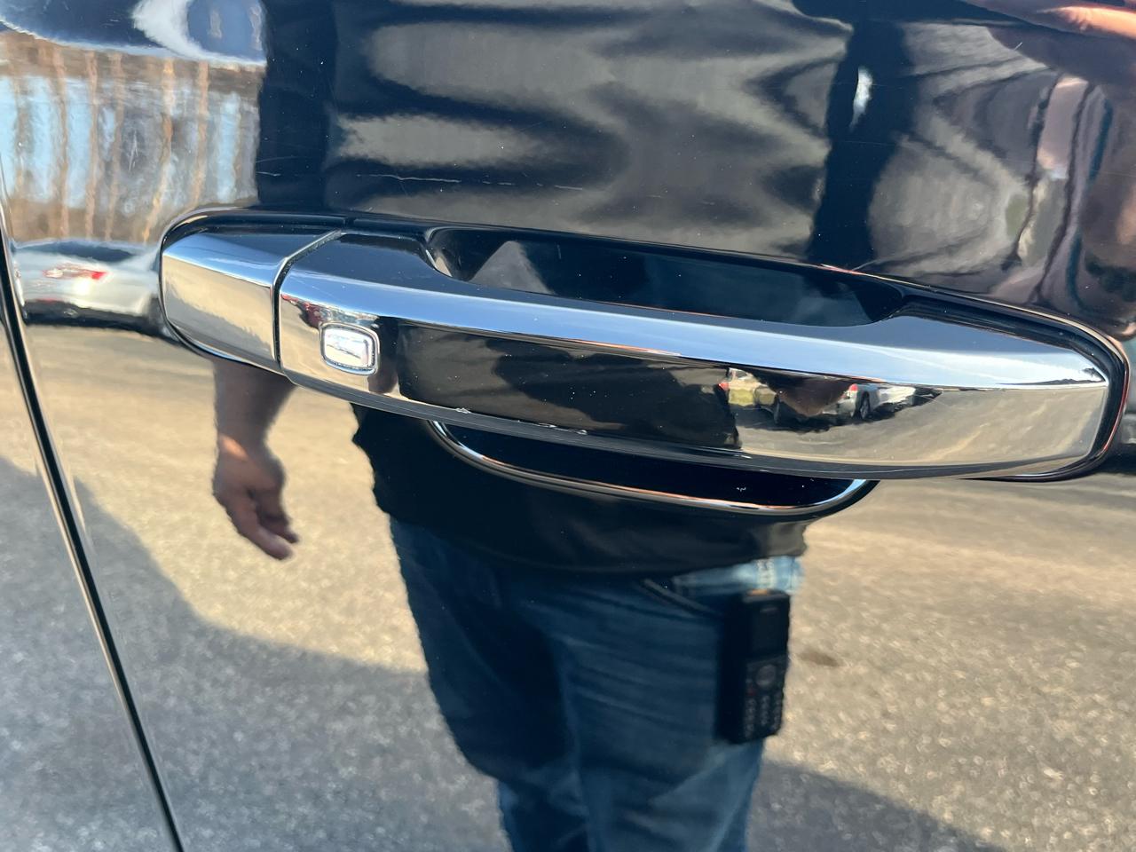 GMC Yukon 4WD 4dr SLT 2015