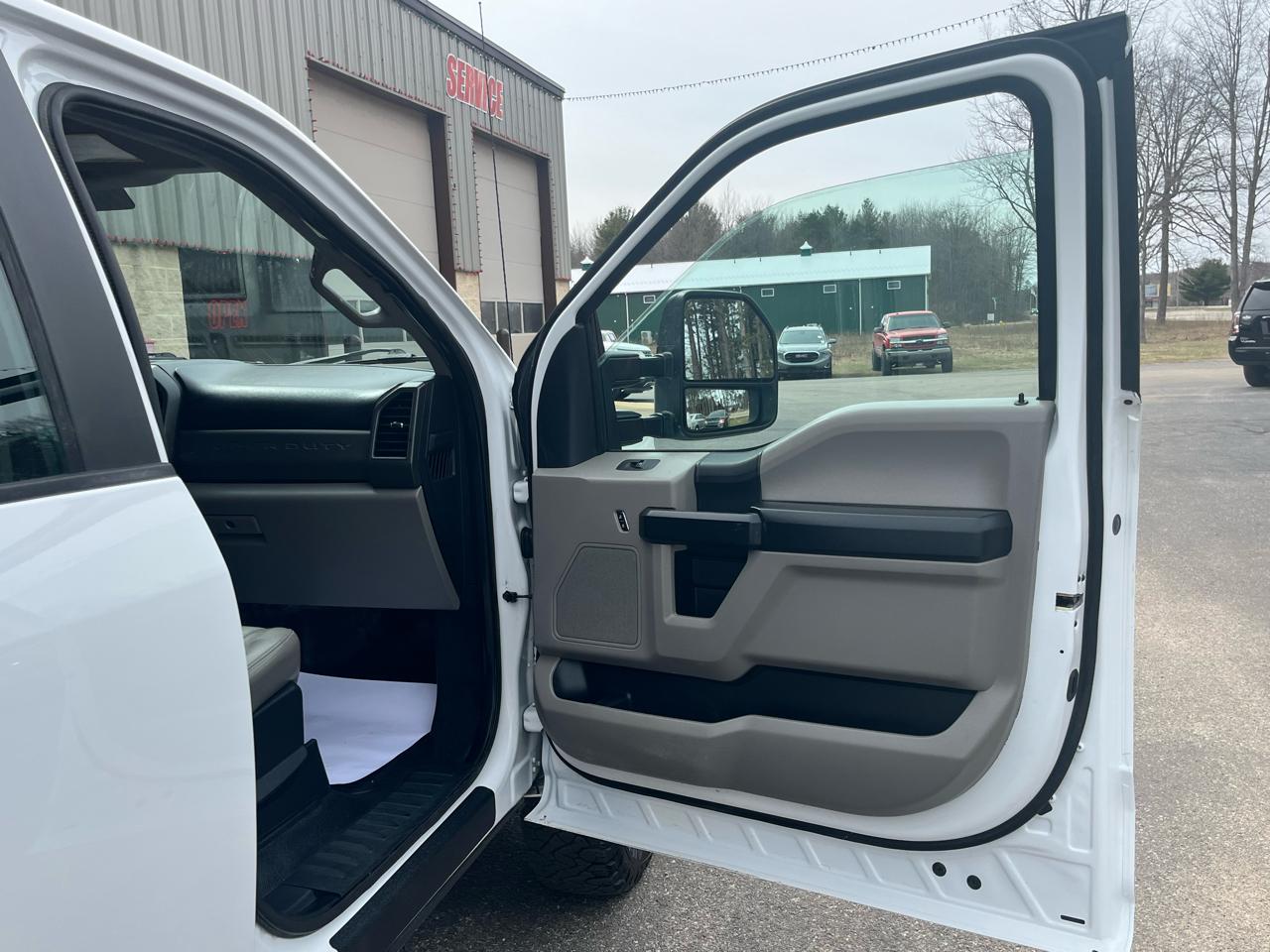 Ford Super Duty F-250 SRW XL 4WD Crew Cab 6.75' Box 2018