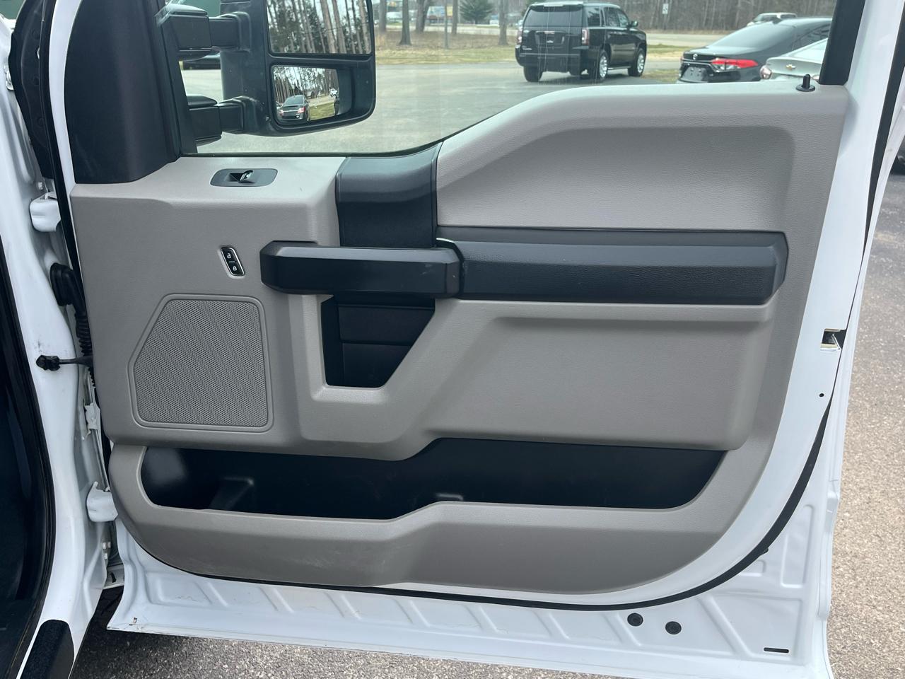 Ford Super Duty F-250 SRW XL 4WD Crew Cab 6.75' Box 2018