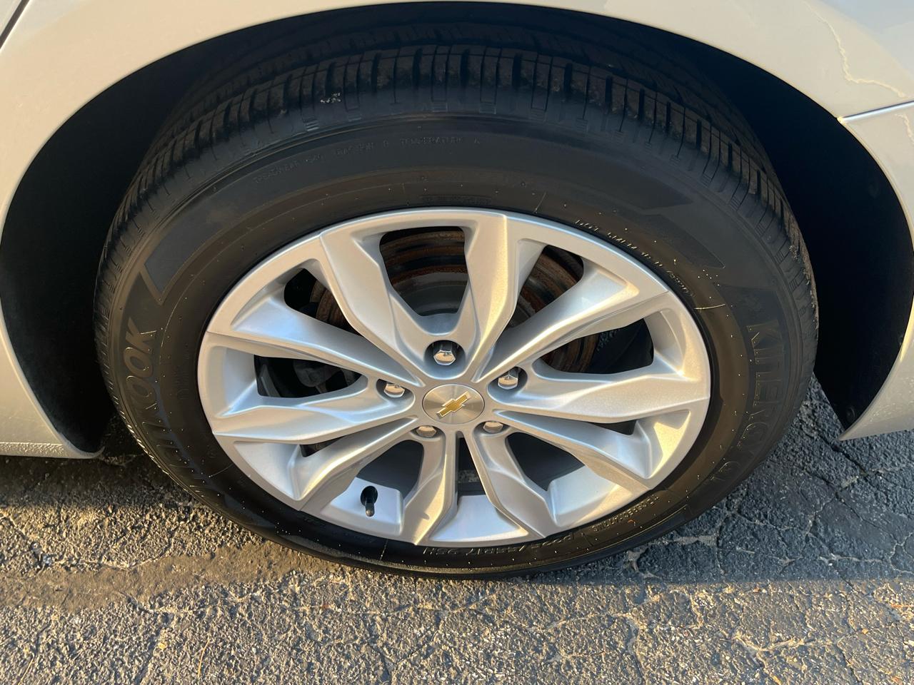 Chevrolet Malibu 4dr Sdn LT 2021