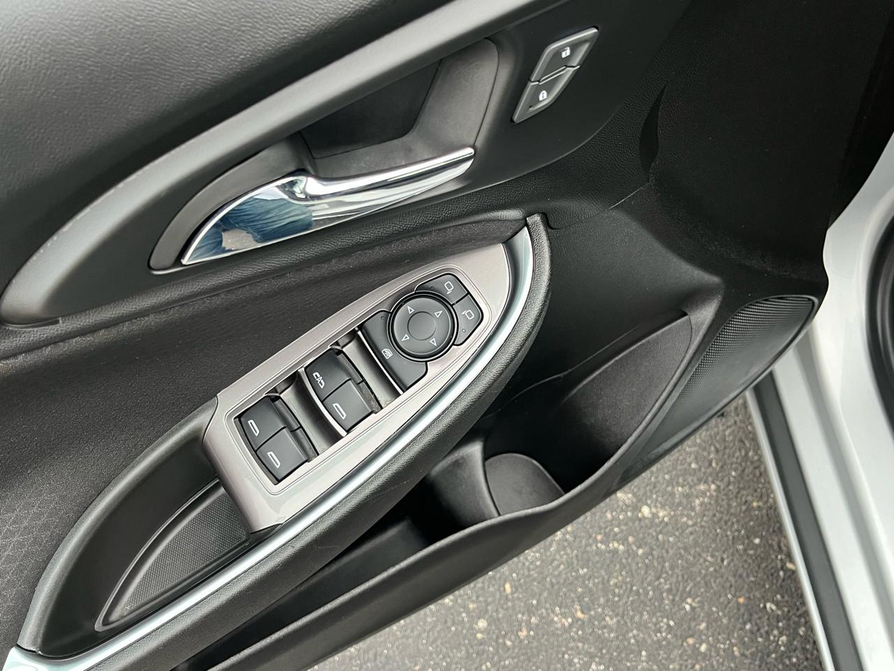 Chevrolet Malibu 4dr Sdn LT 2021