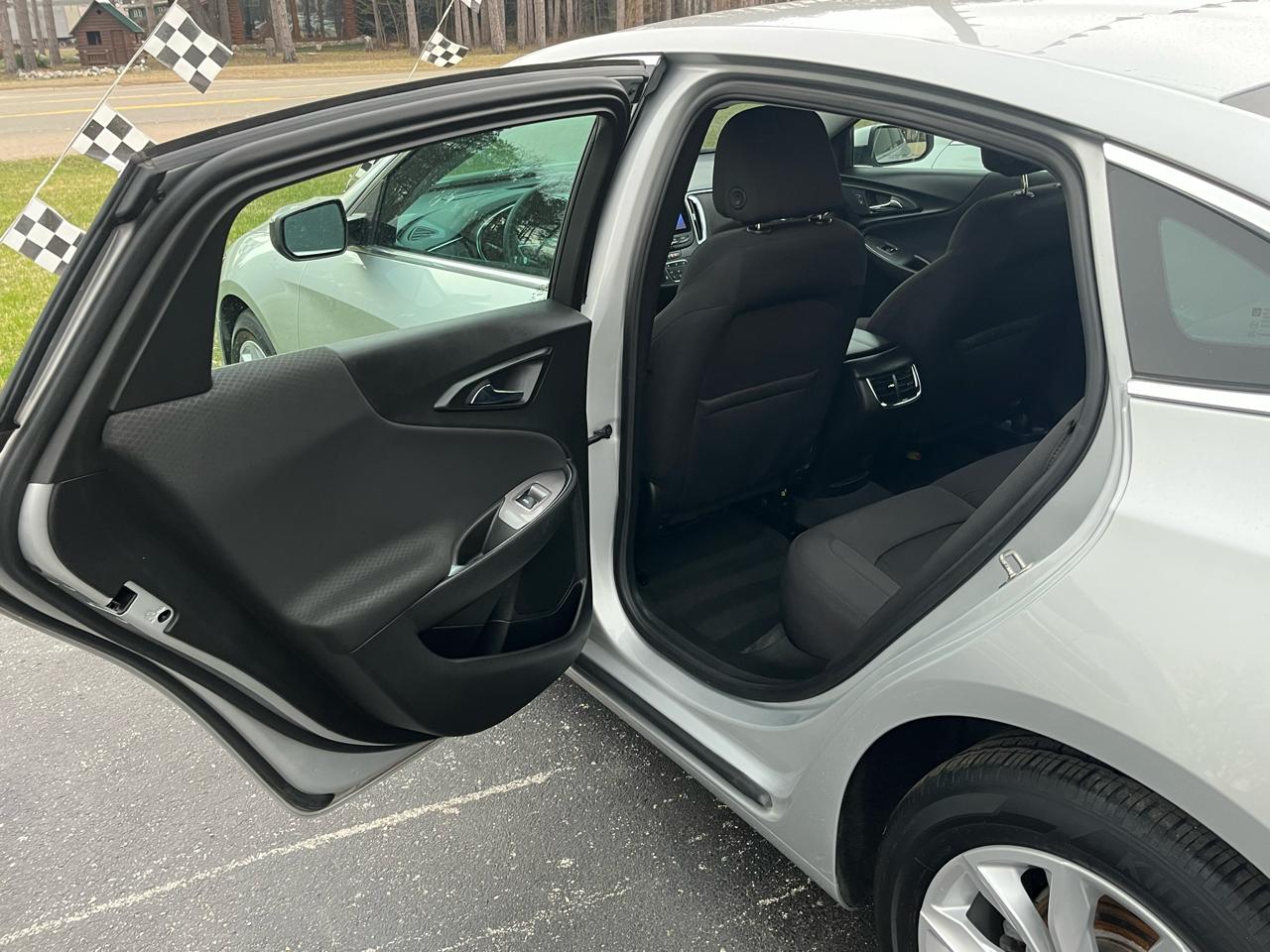 Chevrolet Malibu 4dr Sdn LT 2021