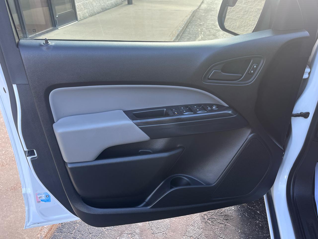 Chevrolet Colorado 2WD Crew Cab 140.5" WT 2016