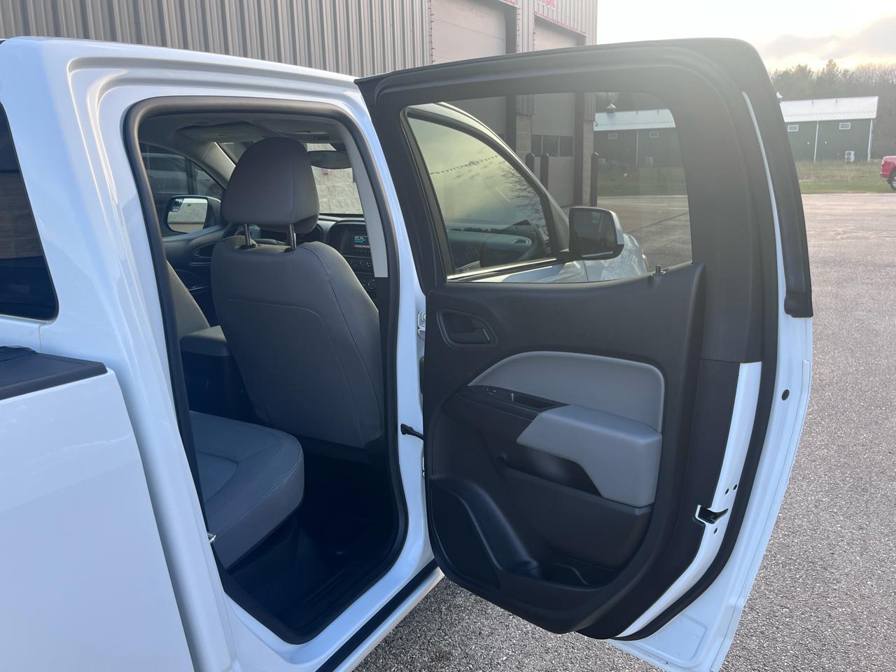 Chevrolet Colorado 2WD Crew Cab 140.5" WT 2016