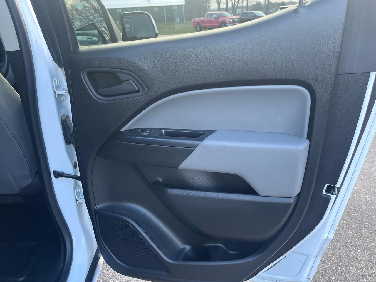 Chevrolet Colorado 2WD Crew Cab 140.5" WT 2016