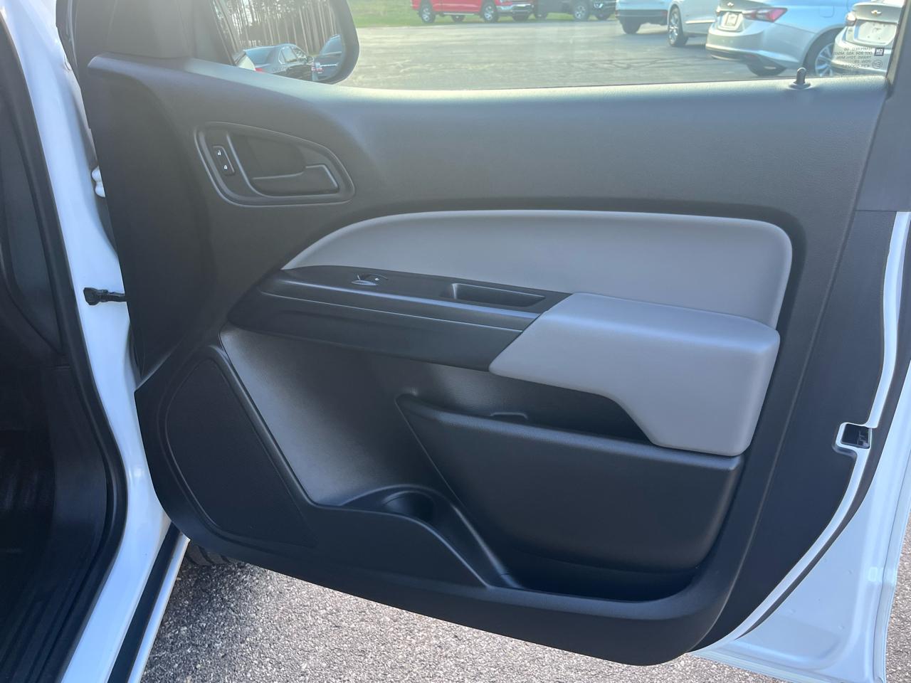 Chevrolet Colorado 2WD Crew Cab 140.5" WT 2016