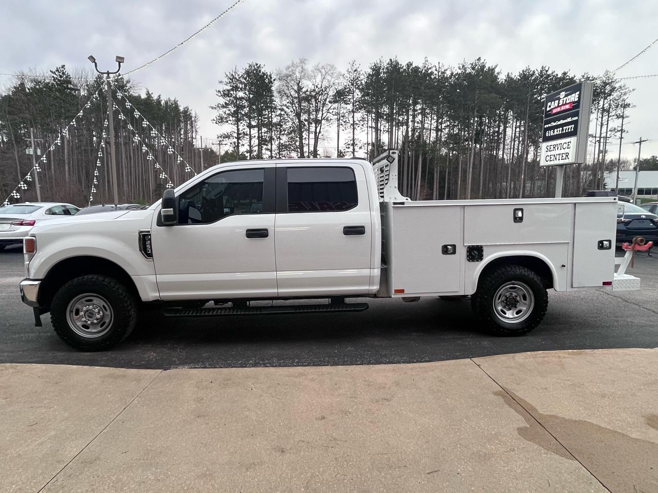 Ford Super Duty F-250 SRW XL 4WD Crew Cab 8' Box 2022