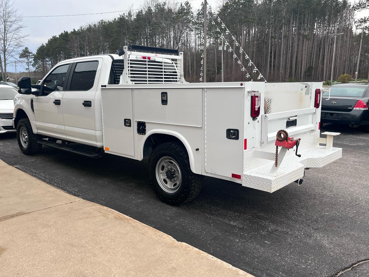 Ford Super Duty F-250 SRW XL 4WD Crew Cab 8' Box 2022