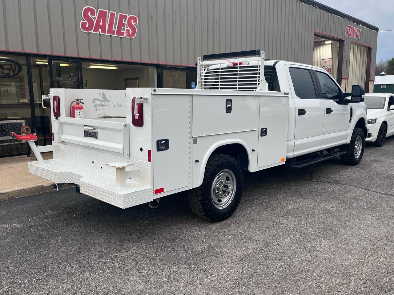 Ford Super Duty F-250 SRW XL 4WD Crew Cab 8' Box 2022