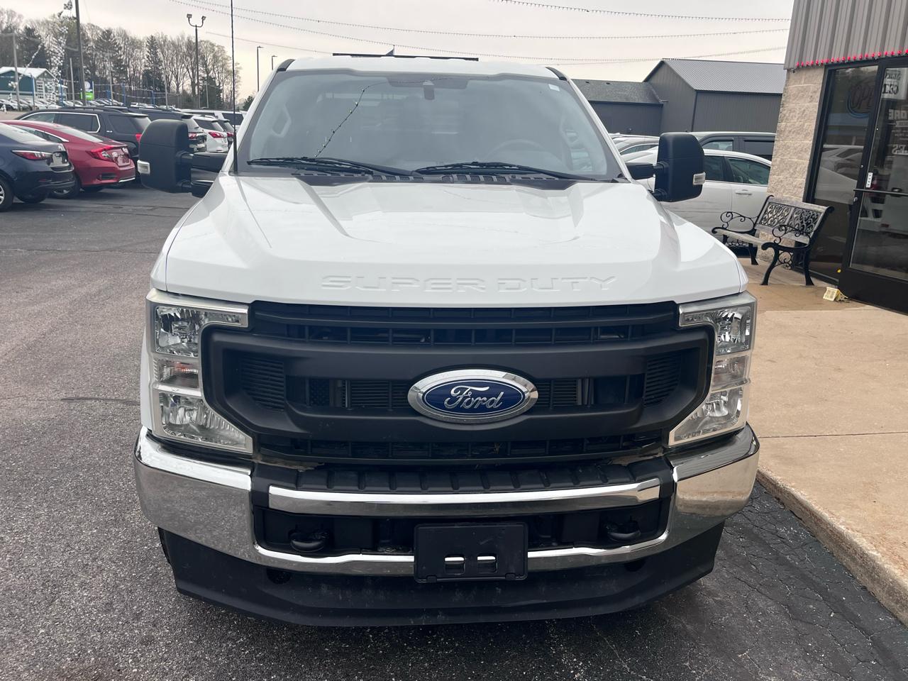 Ford Super Duty F-250 SRW XL 4WD Crew Cab 8' Box 2022