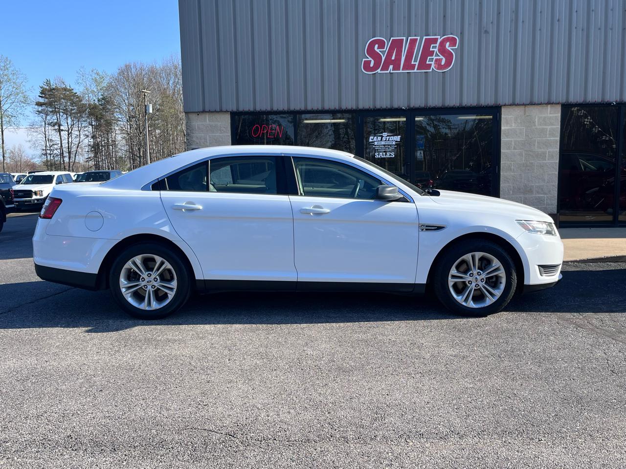 Ford Taurus 4dr Sdn SE FWD 2015