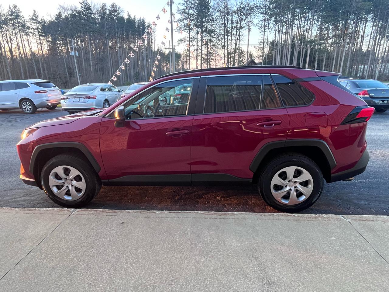 Toyota RAV4 LE AWD 2019