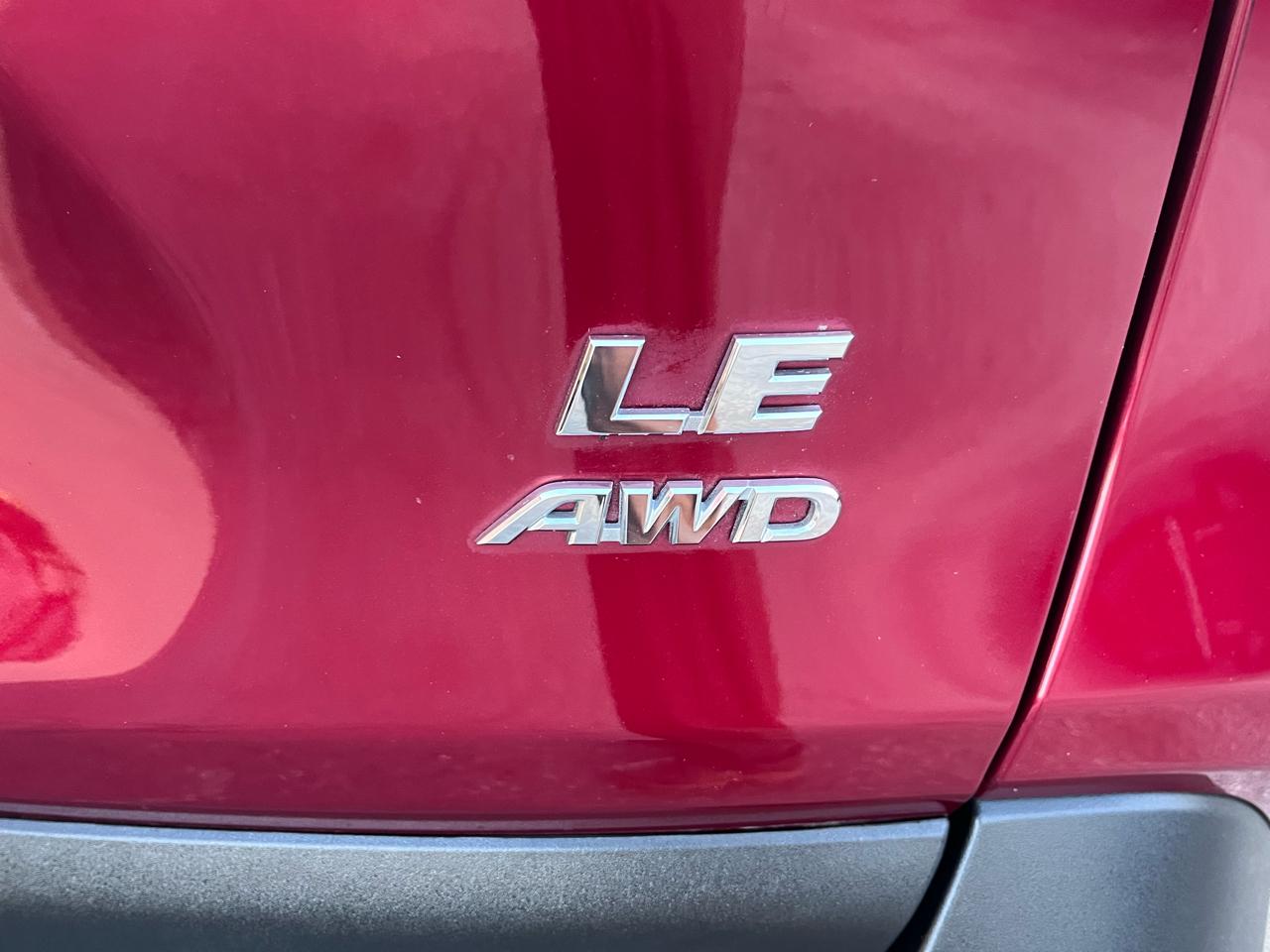 Toyota RAV4 LE AWD 2019