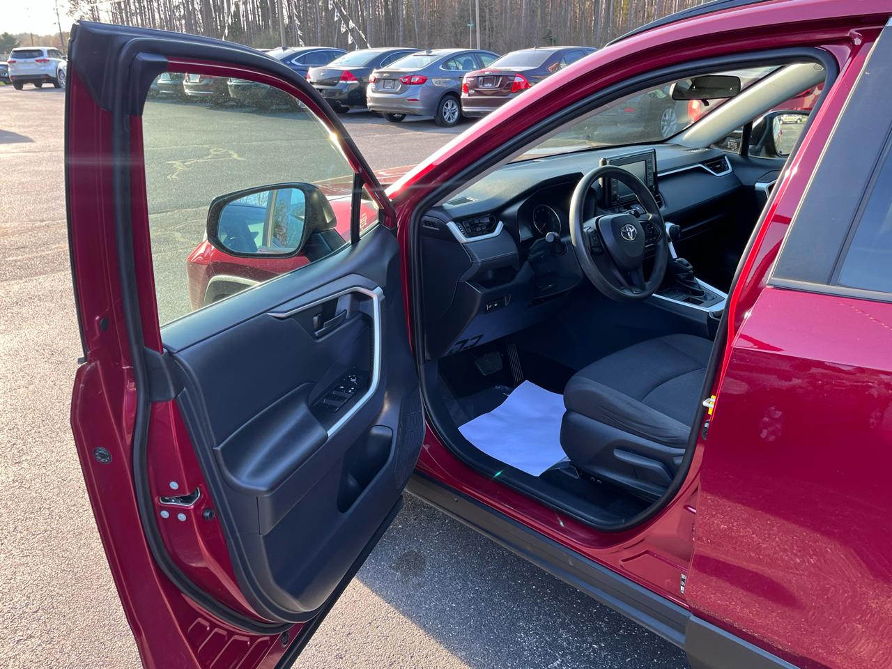 Toyota RAV4 LE AWD 2019