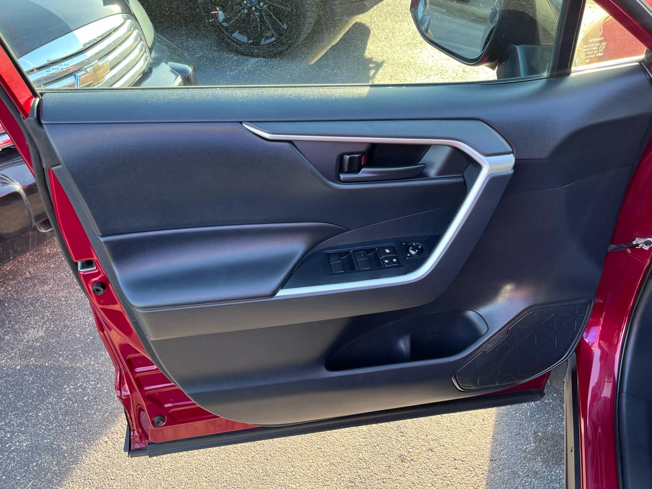 Toyota RAV4 LE AWD 2019