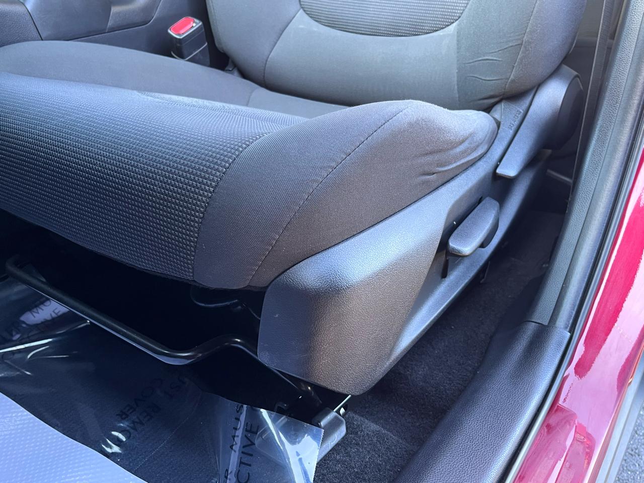 Toyota RAV4 LE AWD 2019