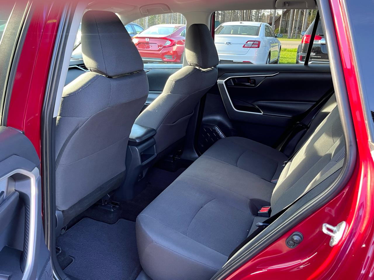 Toyota RAV4 LE AWD 2019