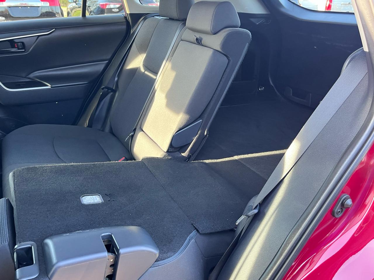 Toyota RAV4 LE AWD 2019