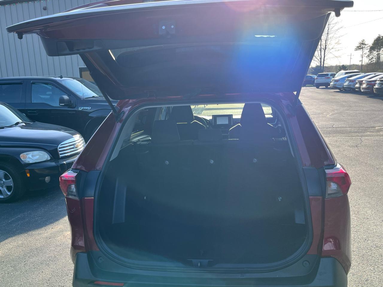 Toyota RAV4 LE AWD 2019