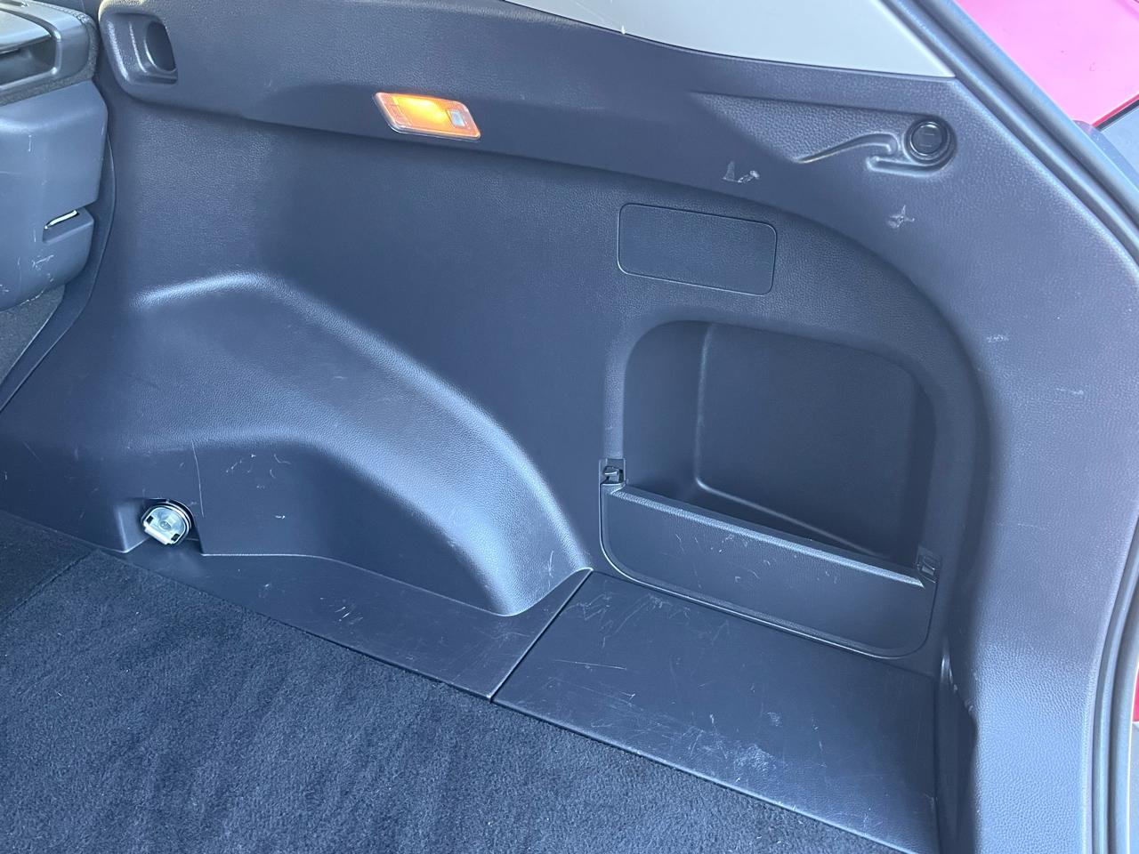 Toyota RAV4 LE AWD 2019