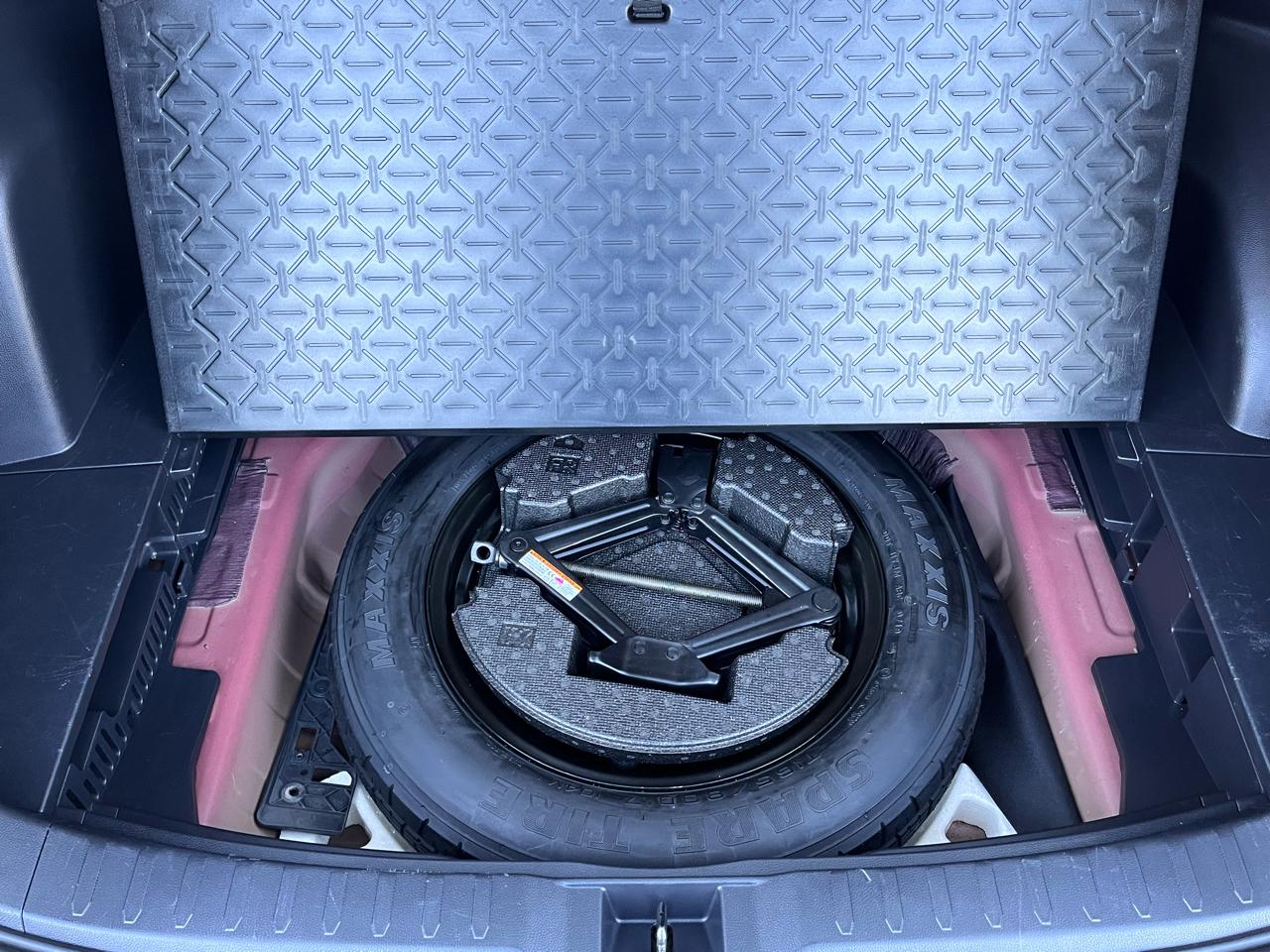 Toyota RAV4 LE AWD 2019